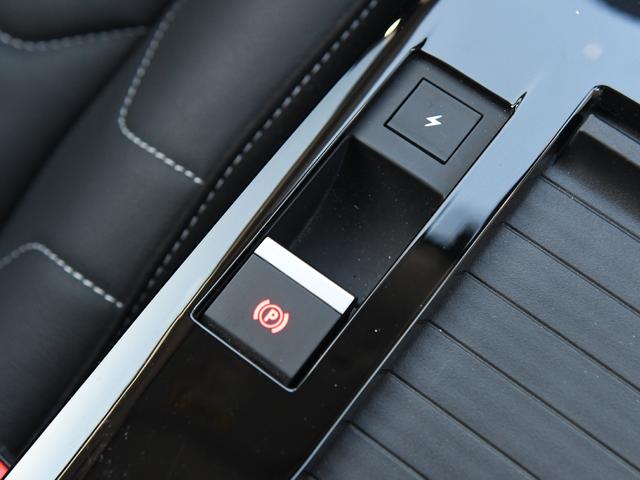 Ｅ－Ｃ４ シャイン　シャイン　ＡＣＣ　　ＨＵＤ　パワーシート　コーナーセンサー　シートヒーター　禁煙車　スマートキー　バックモニター　パノラマサンルーフ　ワンオーナ　ＬＥＤヘッドライト　ブルーアイスランド　冬タイヤ付（31枚目）