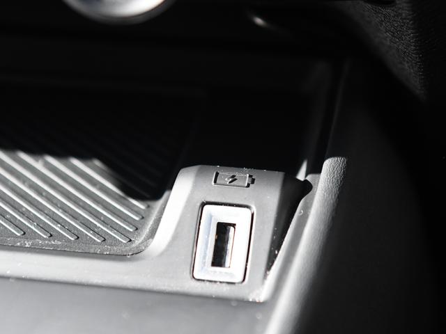 Ｅ－Ｃ４ シャイン　シャイン　ＡＣＣ　　ＨＵＤ　パワーシート　コーナーセンサー　シートヒーター　禁煙車　スマートキー　バックモニター　パノラマサンルーフ　ワンオーナ　ＬＥＤヘッドライト　ブルーアイスランド　冬タイヤ付（33枚目）