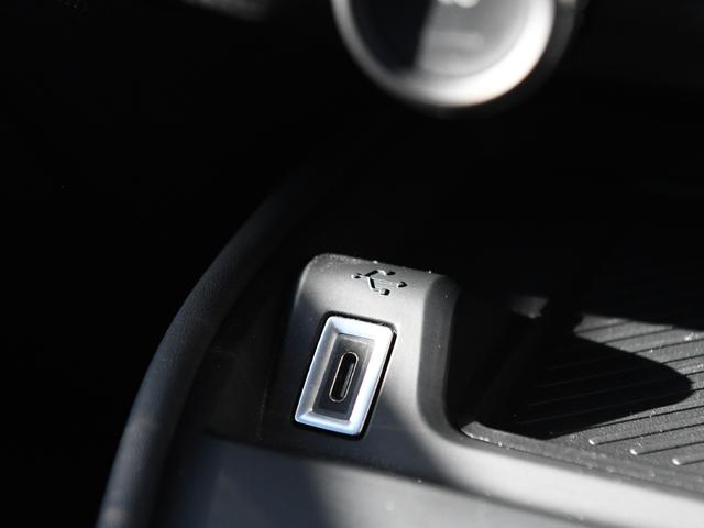 Ｅ－Ｃ４ シャイン　シャイン　ＡＣＣ　　ＨＵＤ　パワーシート　コーナーセンサー　シートヒーター　禁煙車　スマートキー　バックモニター　パノラマサンルーフ　ワンオーナ　ＬＥＤヘッドライト　ブルーアイスランド　冬タイヤ付（34枚目）