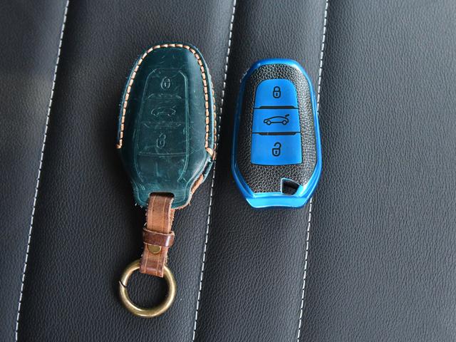 Ｅ－Ｃ４ シャイン　シャイン　ＡＣＣ　　ＨＵＤ　パワーシート　コーナーセンサー　シートヒーター　禁煙車　スマートキー　バックモニター　パノラマサンルーフ　ワンオーナ　ＬＥＤヘッドライト　ブルーアイスランド　冬タイヤ付（72枚目）