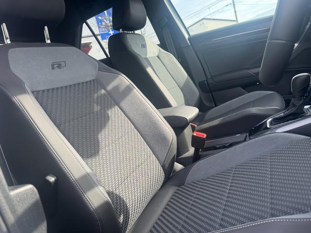 Ｔ－ロック ＴＤＩ　Ｒライン　１オーナー　禁煙車　ディーゼルターボ　純ナビ　デジタルコックピット　ＤｉｓｃｏｖｅｒＰｒｏ　Ｂカメラ　Ａｐｐｌｅ　Ｃａｒｐｌａｙ　パワーバックドア　　ＡＣＣ　ドラレコ　障害センサー　純正１９インチＡＷ（17枚目）