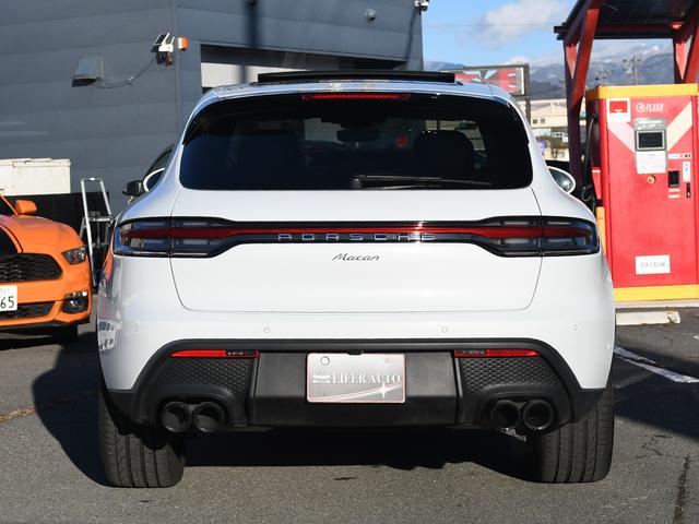 マカン マカン　４ＷＤ　サンルーフ　黒革シート　純正ナビ　全方位カメラ　シートヒーター　ＡＣＣ　ＬＫＡ（6枚目）