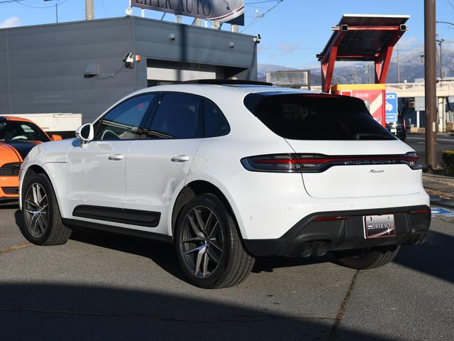 マカン マカン　４ＷＤ　サンルーフ　黒革シート　純正ナビ　全方位カメラ　シートヒーター　ＡＣＣ　ＬＫＡ（7枚目）