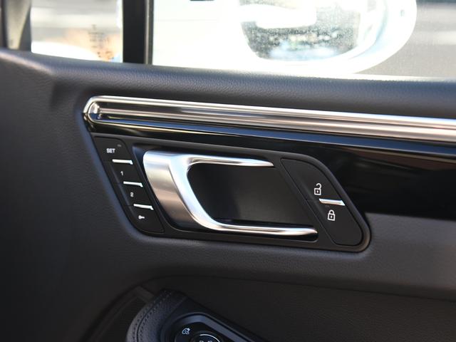 マカン マカン　４ＷＤ　サンルーフ　黒革シート　純正ナビ　全方位カメラ　シートヒーター　ＡＣＣ　ＬＫＡ（22枚目）