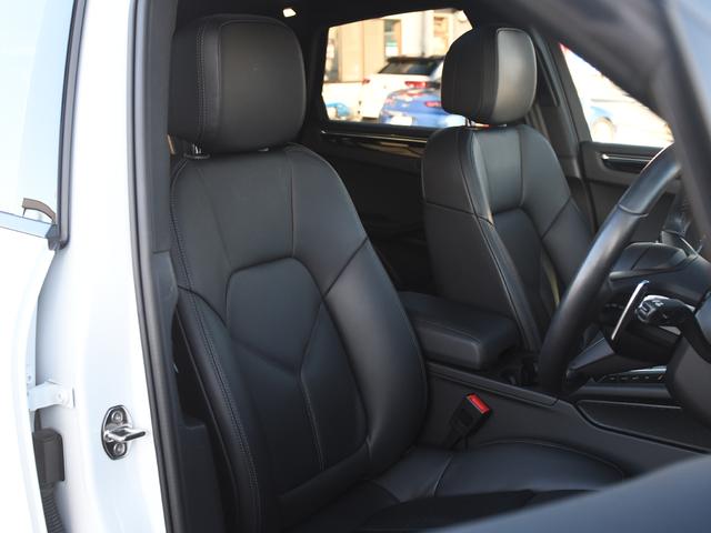 マカン マカン　４ＷＤ　サンルーフ　黒革シート　純正ナビ　全方位カメラ　シートヒーター　ＡＣＣ　ＬＫＡ（23枚目）