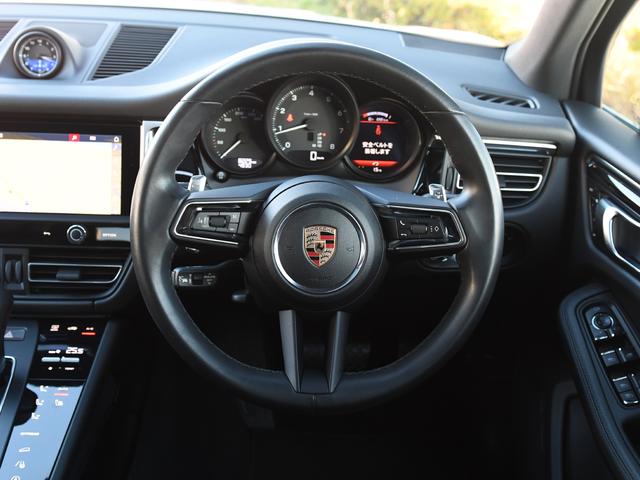 マカン マカン　４ＷＤ　サンルーフ　黒革シート　純正ナビ　全方位カメラ　シートヒーター　ＡＣＣ　ＬＫＡ（26枚目）