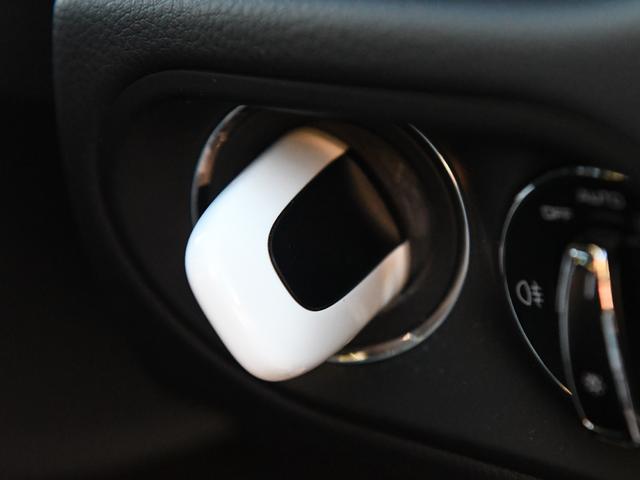 マカン マカン　４ＷＤ　サンルーフ　黒革シート　純正ナビ　全方位カメラ　シートヒーター　ＡＣＣ　ＬＫＡ（27枚目）