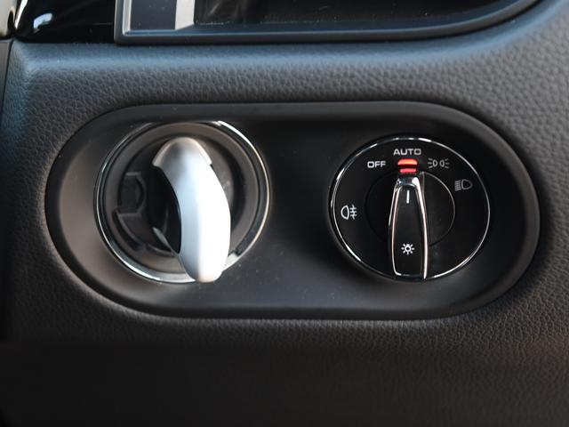 マカン マカン　４ＷＤ　サンルーフ　黒革シート　純正ナビ　全方位カメラ　シートヒーター　ＡＣＣ　ＬＫＡ（28枚目）