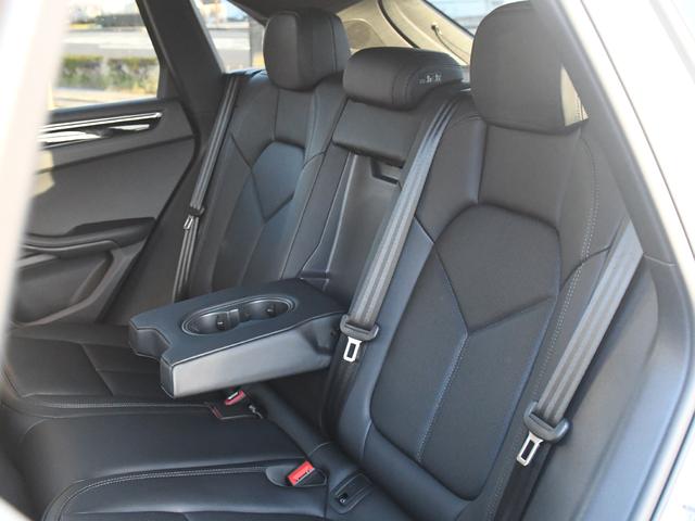 マカン マカン　４ＷＤ　サンルーフ　黒革シート　純正ナビ　全方位カメラ　シートヒーター　ＡＣＣ　ＬＫＡ（51枚目）