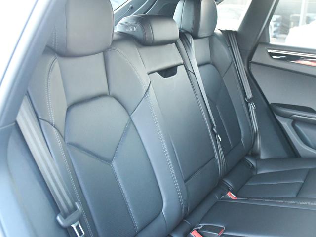 マカン マカン　４ＷＤ　サンルーフ　黒革シート　純正ナビ　全方位カメラ　シートヒーター　ＡＣＣ　ＬＫＡ（52枚目）