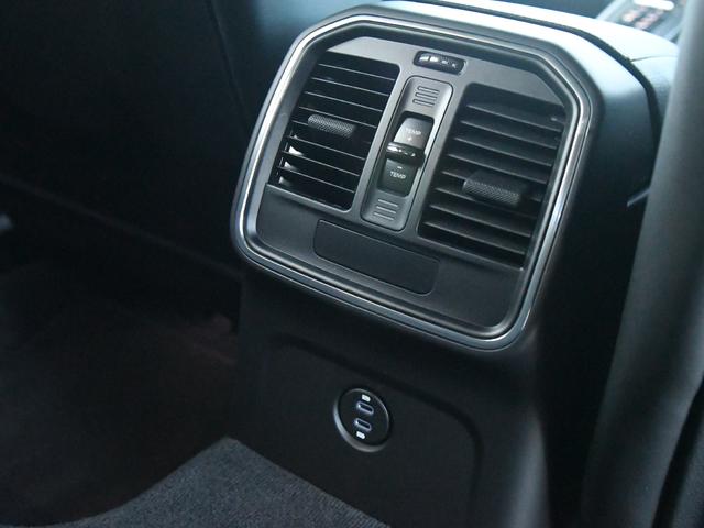 マカン マカン　４ＷＤ　サンルーフ　黒革シート　純正ナビ　全方位カメラ　シートヒーター　ＡＣＣ　ＬＫＡ（53枚目）