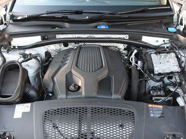 マカン マカン　４ＷＤ　サンルーフ　黒革シート　純正ナビ　全方位カメラ　シートヒーター　ＡＣＣ　ＬＫＡ（59枚目）