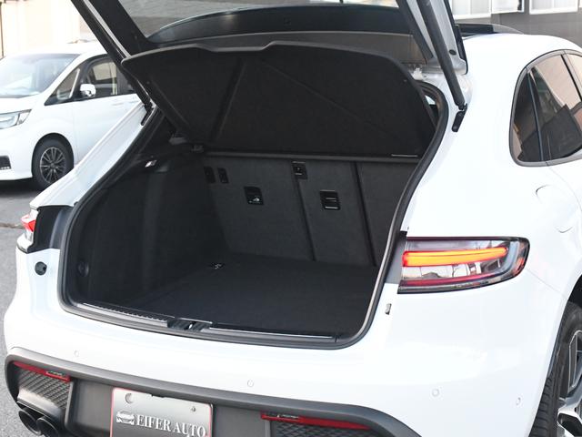 マカン マカン　４ＷＤ　サンルーフ　黒革シート　純正ナビ　全方位カメラ　シートヒーター　ＡＣＣ　ＬＫＡ（62枚目）