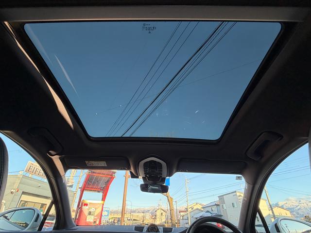 マカン マカン　４ＷＤ　サンルーフ　黒革シート　純正ナビ　全方位カメラ　シートヒーター　ＡＣＣ　ＬＫＡ（74枚目）