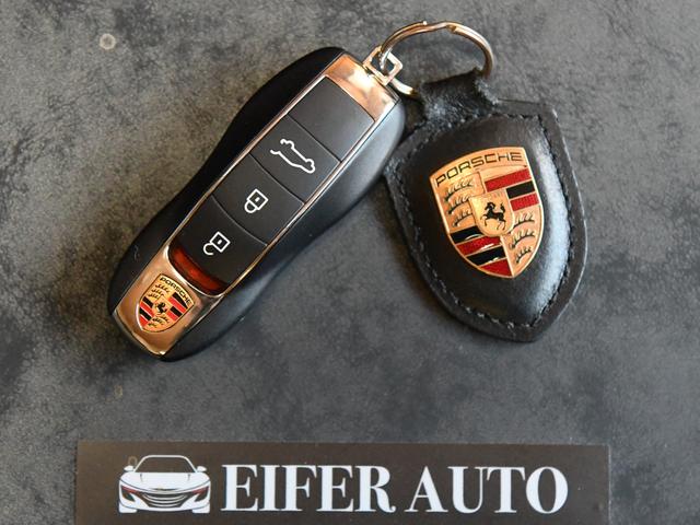 マカン マカン　４ＷＤ　サンルーフ　黒革シート　純正ナビ　全方位カメラ　シートヒーター　ＡＣＣ　ＬＫＡ（78枚目）