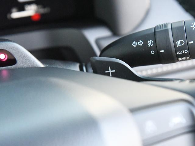 ヴェルファイアハイブリッド Z プレミア モデリスタフルエアロ 禁煙車 冬タイヤ・アルミ有 ユニバーサルステップ デジタルインナーミラー 革シート 全周囲カメラ ツインルーフ HUD 盗難防止装置 スマートキー ナビTV 両側電動スライドドア(35枚目)