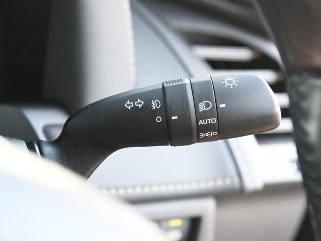 ヴェルファイアハイブリッド Z プレミア モデリスタフルエアロ 禁煙車 冬タイヤ・アルミ有 ユニバーサルステップ デジタルインナーミラー 革シート 全周囲カメラ ツインルーフ HUD 盗難防止装置 スマートキー ナビTV 両側電動スライドドア(37枚目)