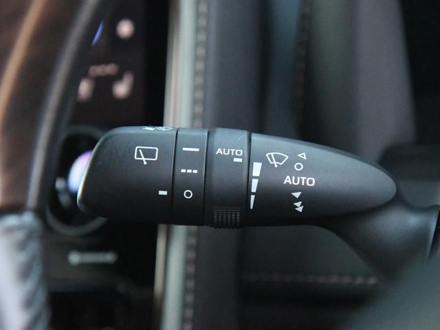 ヴェルファイアハイブリッド Z プレミア モデリスタフルエアロ 禁煙車 冬タイヤ・アルミ有 ユニバーサルステップ デジタルインナーミラー 革シート 全周囲カメラ ツインルーフ HUD 盗難防止装置 スマートキー ナビTV 両側電動スライドドア(38枚目)