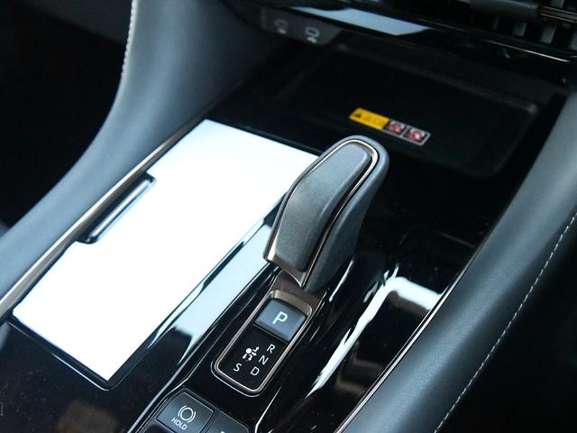 ヴェルファイアハイブリッド Z プレミア モデリスタフルエアロ 禁煙車 冬タイヤ・アルミ有 ユニバーサルステップ デジタルインナーミラー 革シート 全周囲カメラ ツインルーフ HUD 盗難防止装置 スマートキー ナビTV 両側電動スライドドア(43枚目)