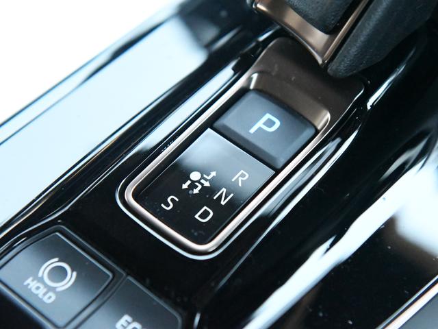 ヴェルファイアハイブリッド Z プレミア モデリスタフルエアロ 禁煙車 冬タイヤ・アルミ有 ユニバーサルステップ デジタルインナーミラー 革シート 全周囲カメラ ツインルーフ HUD 盗難防止装置 スマートキー ナビTV 両側電動スライドドア(44枚目)