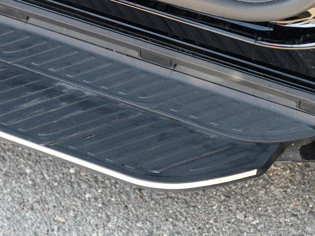 ヴェルファイアハイブリッド Z プレミア モデリスタフルエアロ 禁煙車 冬タイヤ・アルミ有 ユニバーサルステップ デジタルインナーミラー 革シート 全周囲カメラ ツインルーフ HUD 盗難防止装置 スマートキー ナビTV 両側電動スライドドア(53枚目)