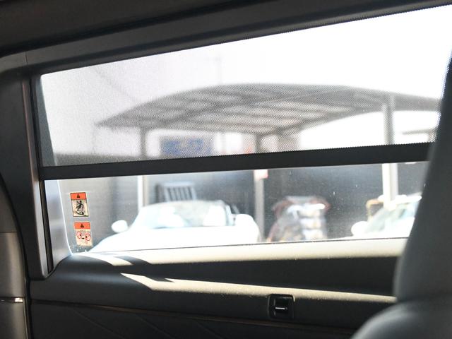 ヴェルファイアハイブリッド Z プレミア モデリスタフルエアロ 禁煙車 冬タイヤ・アルミ有 ユニバーサルステップ デジタルインナーミラー 革シート 全周囲カメラ ツインルーフ HUD 盗難防止装置 スマートキー ナビTV 両側電動スライドドア(60枚目)