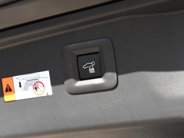 ヴェルファイアハイブリッド Z プレミア モデリスタフルエアロ 禁煙車 冬タイヤ・アルミ有 ユニバーサルステップ デジタルインナーミラー 革シート 全周囲カメラ ツインルーフ HUD 盗難防止装置 スマートキー ナビTV 両側電動スライドドア(69枚目)