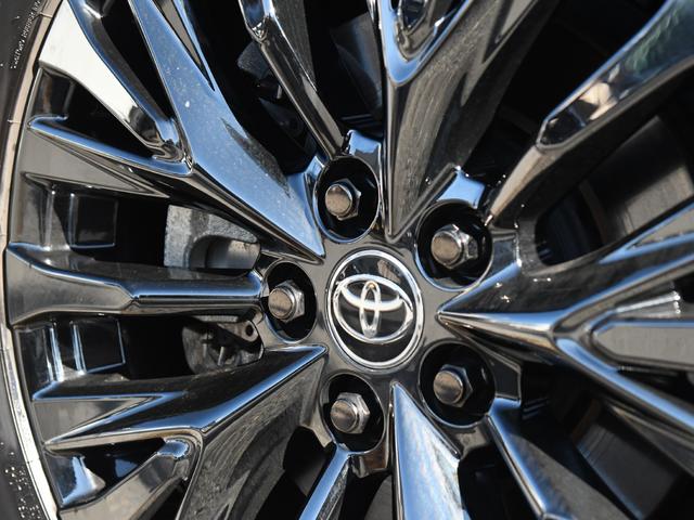 ヴェルファイアハイブリッド Z プレミア モデリスタフルエアロ 禁煙車 冬タイヤ・アルミ有 ユニバーサルステップ デジタルインナーミラー 革シート 全周囲カメラ ツインルーフ HUD 盗難防止装置 スマートキー ナビTV 両側電動スライドドア(76枚目)