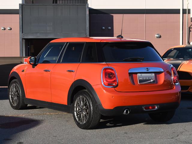 ＭＩＮＩ ワン　ソラリスオレンジ　　禁煙車　純正ナビ　バックモニター　クリアランスソナー　スマートキー　スペアキーアリ（7枚目）