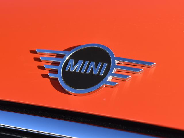 ＭＩＮＩ ワン　ソラリスオレンジ　　禁煙車　純正ナビ　バックモニター　クリアランスソナー　スマートキー　スペアキーアリ（9枚目）