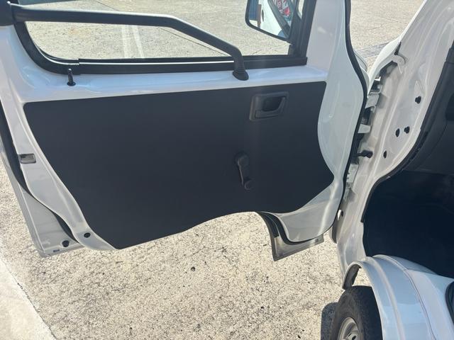 キャリイトラック FC ●パワステ●エアコン●パートタイム4WD高低二段切替式(後輪駆動ベース)●K6ADOHC(17枚目)