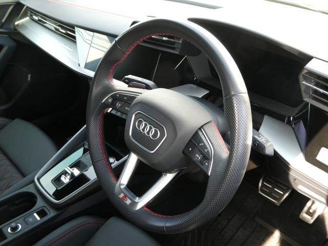 S3 スポーツバック MMIナビ パノラマサンルーフ B/Oサウンドシステム マトリクスLEDヘッドライト ブラックスタイリング OPアルミホイール フルレザーシート ワイヤレスチャージング キャリパーレッド 社外ドラレコ(8枚目)