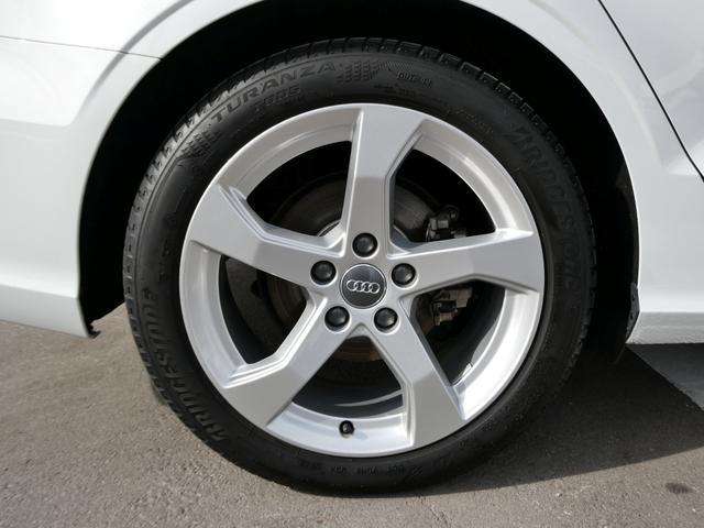 Ａ３セダン ４０ＴＦＳＩクワトロ　スポーツ　フルレザーシート　ＬＥＤヘッドライト　ＭＭＩナビゲーション　バーチャルコックピット　Ｗオートエアコン　シートヒーター　アルミホイール　アダプティブクルーズコントロール　ＥＴＣ　ＴＶチューナー（7枚目）