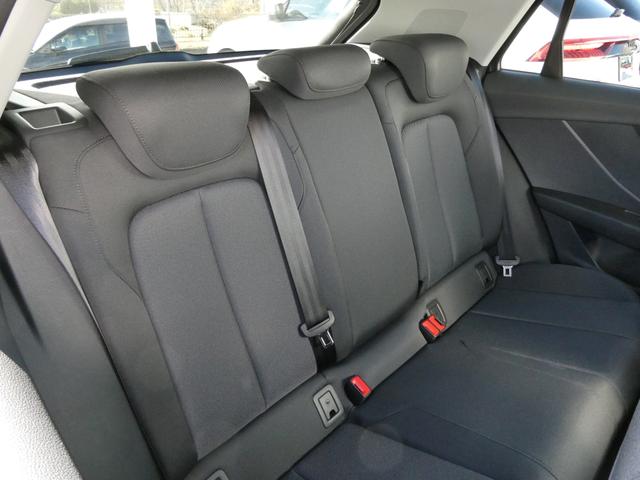 Ｑ２ ３５ＴＦＳＩアドバンスド　ＭＭＩナビゲーション　ＬＥＤヘッドライト　バーチャルコックピット　前席シートヒーター　ワイヤレスチャージング　スマートフォンインターフェース　プライバシーガラス　オートマチックテールゲート　ＡＣＣ（10枚目）