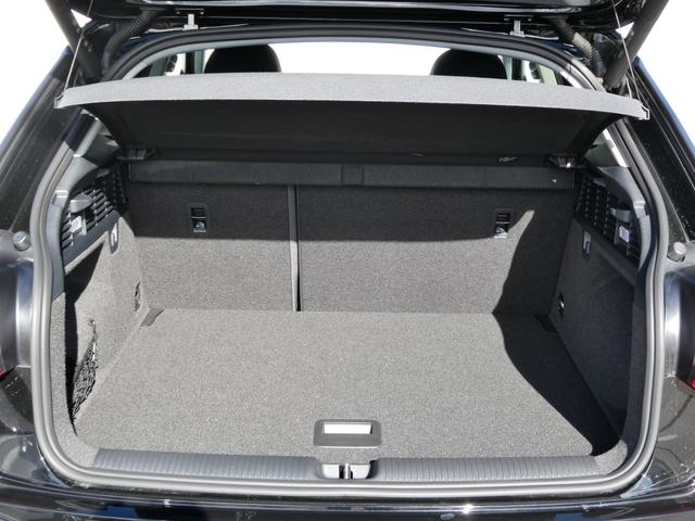 Ｑ２ ３５ＴＦＳＩアドバンスド　ＭＭＩナビゲーション　ＬＥＤヘッドライト　バーチャルコックピット　前席シートヒーター　ワイヤレスチャージング　スマートフォンインターフェース　プライバシーガラス　オートマチックテールゲート　ＡＣＣ（16枚目）