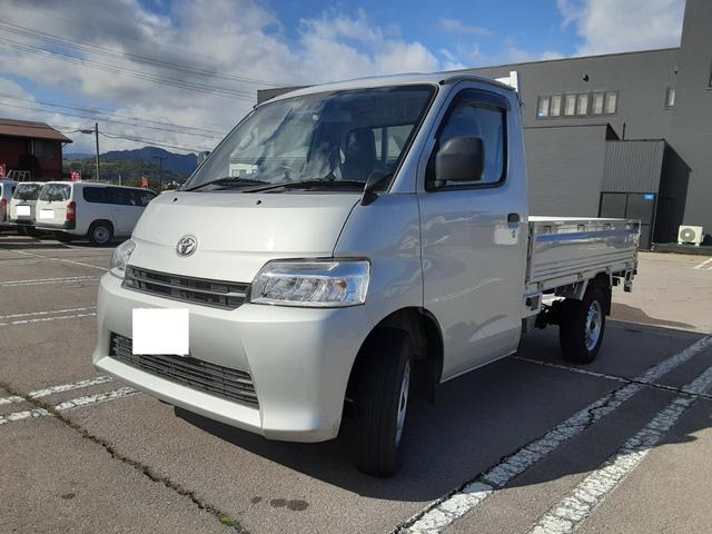 タウンエーストラック DX Xエディション 4WD 5速マニュアル車 エアコン パワステ 両席エアバッグ AMFMラジオ ライトレベライザー 車検R8年7月17日 走行25634キロ 取扱説明書(4枚目)