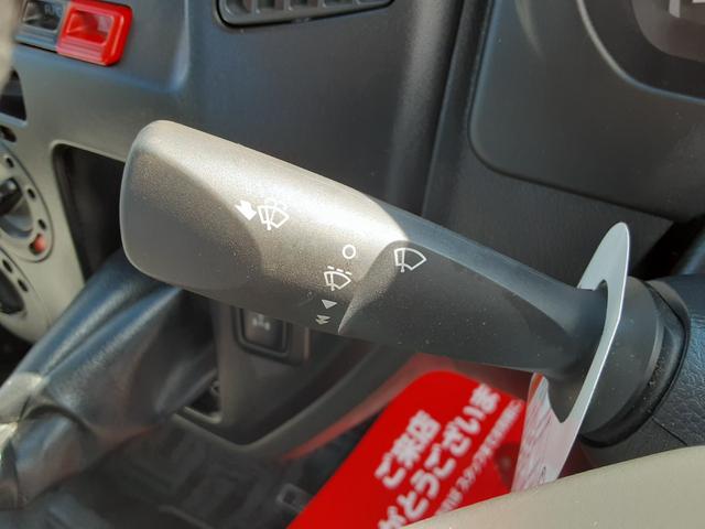 タウンエーストラック DX Xエディション 4WD 5速マニュアル車 エアコン パワステ 両席エアバッグ AMFMラジオ ライトレベライザー 車検R8年7月17日 走行25634キロ 取扱説明書(16枚目)