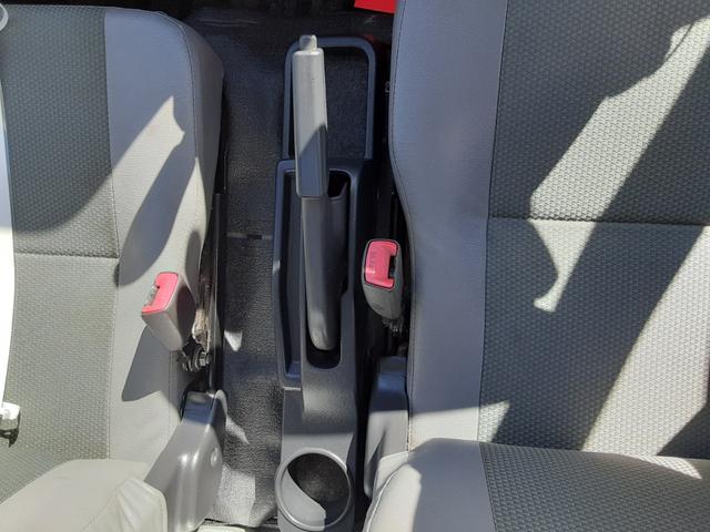 タウンエーストラック DX Xエディション 4WD 5速マニュアル車 エアコン パワステ 両席エアバッグ AMFMラジオ ライトレベライザー 車検R8年7月17日 走行25634キロ 取扱説明書(21枚目)