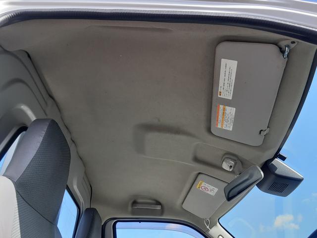 タウンエーストラック DX Xエディション 4WD 5速マニュアル車 エアコン パワステ 両席エアバッグ AMFMラジオ ライトレベライザー 車検R8年7月17日 走行25634キロ 取扱説明書(28枚目)