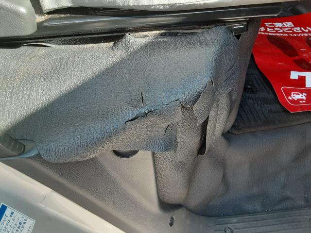 タウンエーストラック DX Xエディション 4WD 5速マニュアル車 エアコン パワステ 両席エアバッグ AMFMラジオ ライトレベライザー 車検R8年7月17日 走行25634キロ 取扱説明書(31枚目)