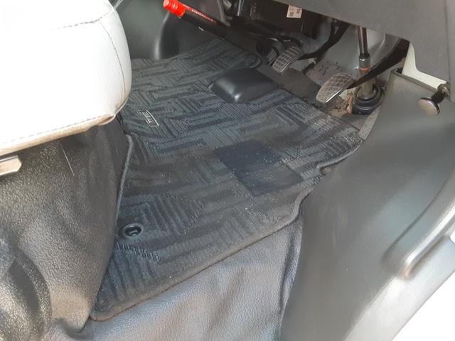 タウンエーストラック DX Xエディション 4WD 5速マニュアル車 エアコン パワステ 両席エアバッグ AMFMラジオ ライトレベライザー 車検R8年7月17日 走行25634キロ 取扱説明書(32枚目)