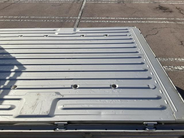 タウンエーストラック DX Xエディション 4WD 5速マニュアル車 エアコン パワステ 両席エアバッグ AMFMラジオ ライトレベライザー 車検R8年7月17日 走行25634キロ 取扱説明書(57枚目)