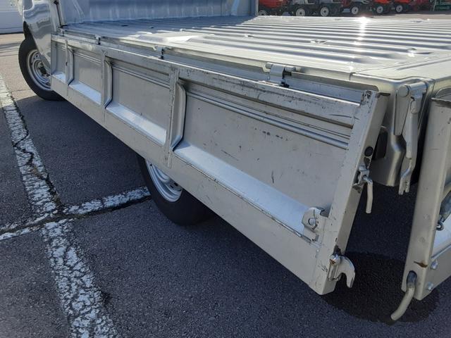 タウンエーストラック DX Xエディション 4WD 5速マニュアル車 エアコン パワステ 両席エアバッグ AMFMラジオ ライトレベライザー 車検R8年7月17日 走行25634キロ 取扱説明書(63枚目)