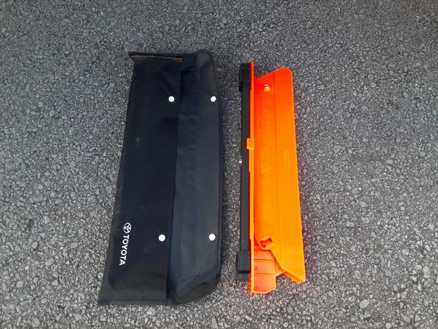 タウンエーストラック DX Xエディション 4WD 5速マニュアル車 エアコン パワステ 両席エアバッグ AMFMラジオ ライトレベライザー 車検R8年7月17日 走行25634キロ 取扱説明書(78枚目)