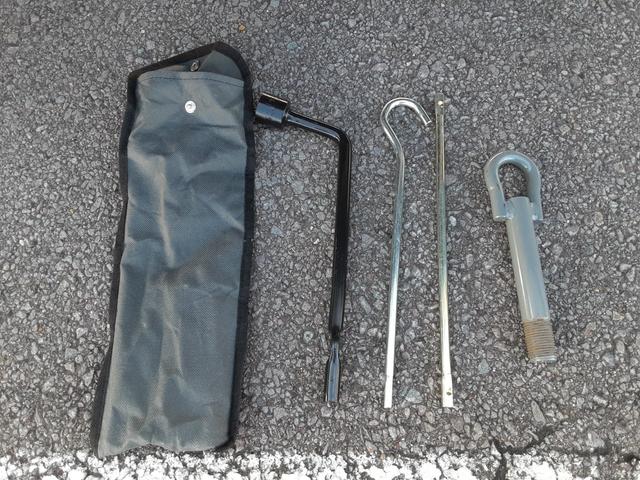 タウンエーストラック DX Xエディション 4WD 5速マニュアル車 エアコン パワステ 両席エアバッグ AMFMラジオ ライトレベライザー 車検R8年7月17日 走行25634キロ 取扱説明書(79枚目)