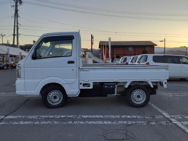 キャリイトラック ＫＣエアコン・パワステ農繁仕様　５速マニュアル車　農繁　エアコン　パワステ　４ＷＤ　デュアルカメラブレーキサポート　車線逸脱警報　デフロック　ＥＳＰ　荷台作業灯　あおりチェーン　ゲートプロテクター　車検Ｒ９年６月　走行１２０５５キロ（5枚目）