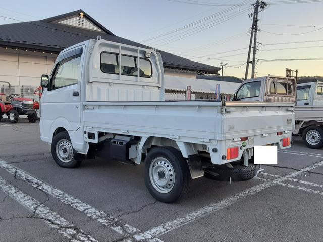 キャリイトラック ＫＣエアコン・パワステ農繁仕様　５速マニュアル車　農繁　エアコン　パワステ　４ＷＤ　デュアルカメラブレーキサポート　車線逸脱警報　デフロック　ＥＳＰ　荷台作業灯　あおりチェーン　ゲートプロテクター　車検Ｒ９年６月　走行１２０５５キロ（6枚目）