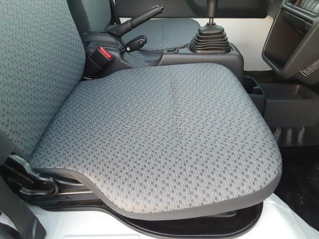 キャリイトラック ＫＣエアコン・パワステ農繁仕様　５速マニュアル車　農繁　エアコン　パワステ　４ＷＤ　デュアルカメラブレーキサポート　車線逸脱警報　デフロック　ＥＳＰ　荷台作業灯　あおりチェーン　ゲートプロテクター　車検Ｒ９年６月　走行１２０５５キロ（30枚目）