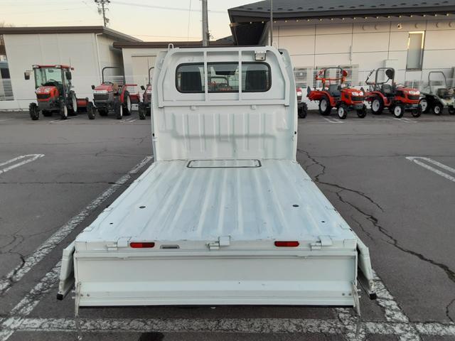 キャリイトラック ＫＣエアコン・パワステ農繁仕様　５速マニュアル車　農繁　エアコン　パワステ　４ＷＤ　デュアルカメラブレーキサポート　車線逸脱警報　デフロック　ＥＳＰ　荷台作業灯　あおりチェーン　ゲートプロテクター　車検Ｒ９年６月　走行１２０５５キロ（52枚目）