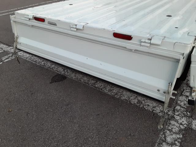 キャリイトラック ＫＣエアコン・パワステ農繁仕様　５速マニュアル車　農繁　エアコン　パワステ　４ＷＤ　デュアルカメラブレーキサポート　車線逸脱警報　デフロック　ＥＳＰ　荷台作業灯　あおりチェーン　ゲートプロテクター　車検Ｒ９年６月　走行１２０５５キロ（62枚目）